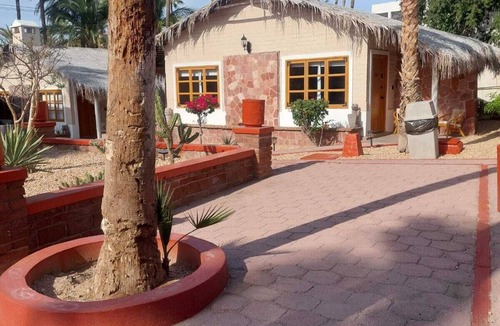 La Paz Cabin | Sandy Shores