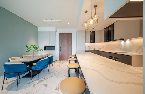 Thu Thiem Hotel | Sarang Smile Luxstay The Crest Residence