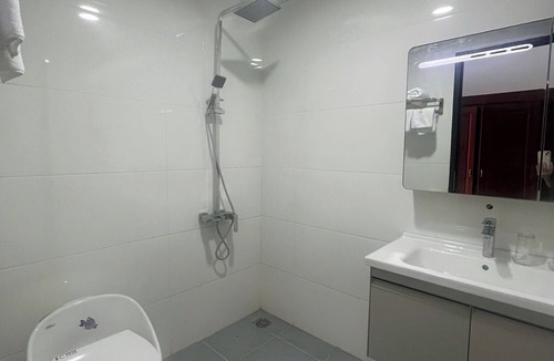 Quynh Luu Hotel | Sea Stars Bien Quynh - by BAY LUXURY