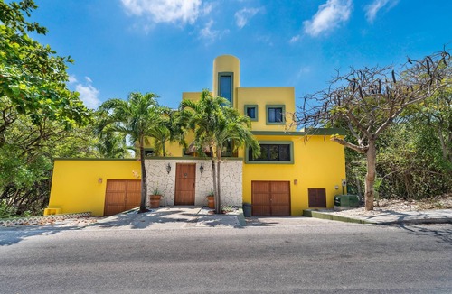 Isla Mujeres Villa | Secluded 6 BR w/Ocean + Jungle Views.