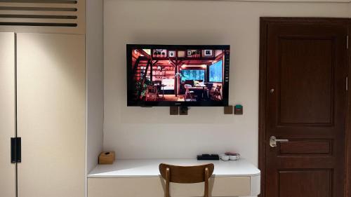 Ha Long Hotel | Serene Hotel