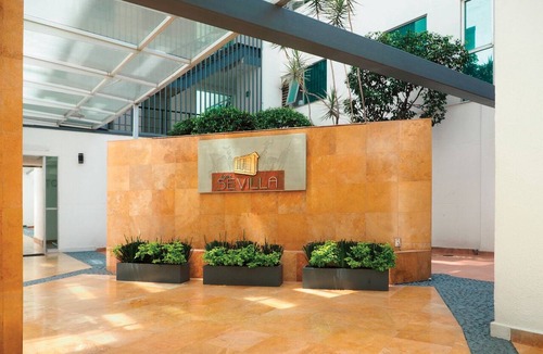 Reforma Apartment | Sevilla Tower - Style & Comfort at Diana the Huntress & Reforma