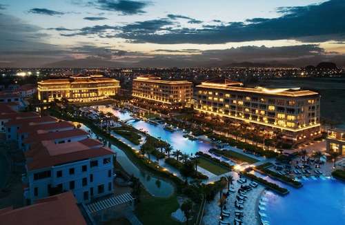 Ngu Hanh Son Resort | Sheraton Grand Danang Beach Resort & Spa