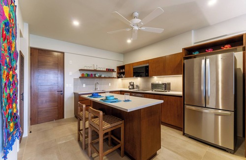 Crucecita Condo | Short Walk to Beach & Town · Top Floor · Solana