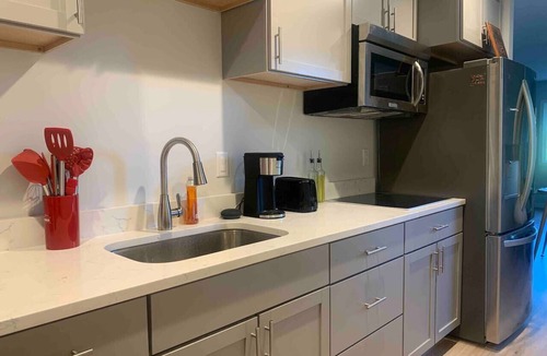 Fairland Apartment | Silver Spring Serenity: 2BR/2BA, Nature & Access`