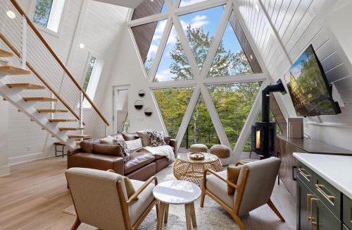 Beech Mountain House | Sky-High A Frame Retreat Hottub & EV charging