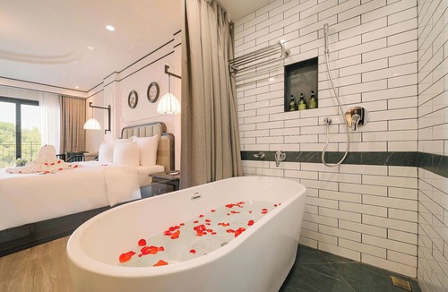 Soc Son Hotel | Soc Village Wellness & Retreat