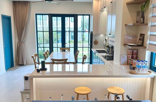 Phan Thiet House | Solara Coast Villa - Novaworld Phan Thiết up 10 guests, spacious 4 bed, 3 bath.