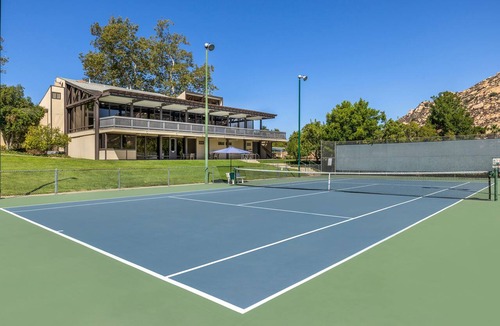 San Diego Country Estates Condo | Spacious 2BR Near Wine Country w/Resort Pool, Onsite Spa & WiFi
