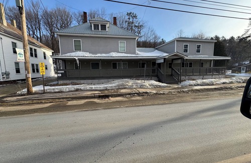 Rumford Apartment | Spacious 3BR, 2 Baths – Perfect for Couples