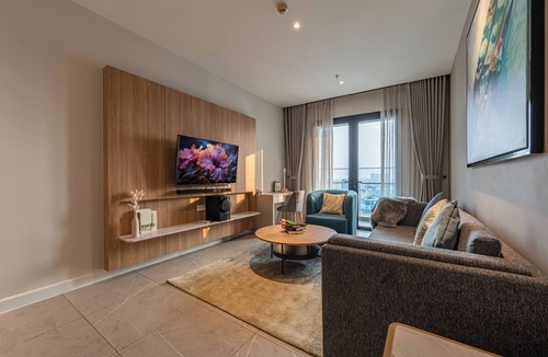 District 1 Apartment | Spacious 6-bedroom apartments in Saigon with Pool, Gym and Bathtub