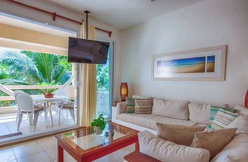 Akumal Condo | Spacious and serene, beachfront condo with AC, WiFi, onsite restaurant, pool!