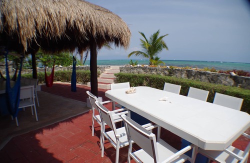 Soliman Bay Villa | Spacious Beachside Villa with Gourmet Cook, Pool, WiFi – Large Sandy Clean Beach