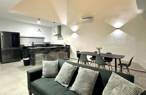 Montecarlo House | Spacious & Cozy 2BR Townhouse. Pool & Parking near Plaza Altabrisa & Starmedica