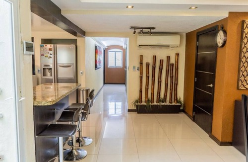 Chapalita Apartment | Spacious family apartment near Expo GDL, 15 minutes from AKRON stadium.