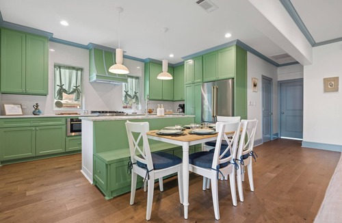 Georgetown House | Spacious Modernized Historic Home 3 Minute Walk from Square