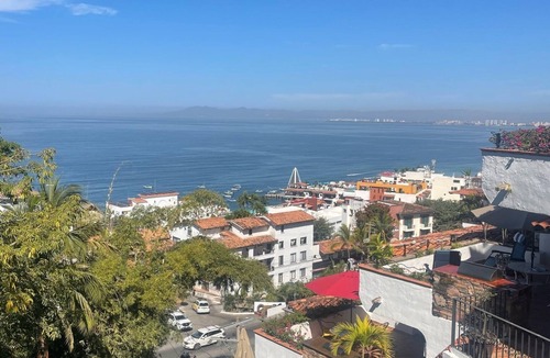 Amapas Condo | Spacious ocean view 2BR, 2BA with private terrace - 8 mins from the beach!