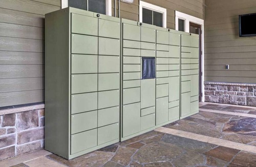 Grogan's Mill Apartment | Spacious Pool View 1 Bedroom/1 Bath Condo in The W