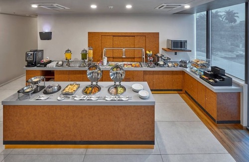Zona Paseo Montejo Hotel | Spacious Retreat Perfect for Travelers Seeking Convenience - 2 Units