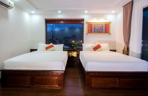 Sa Pa Hotel | Spacious room with 2 queen beds and large balcony in Sapa Town