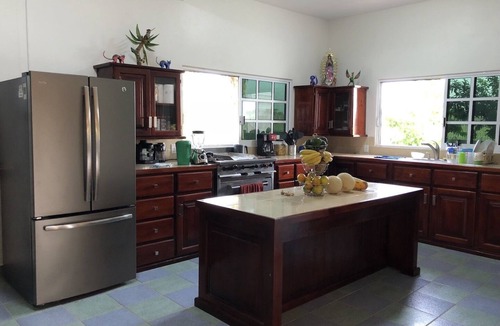 Santa Maria Tonameca House | Spacious & Sunny Beachside Oasis For Large Family Gatherings ~ Stunning Views!