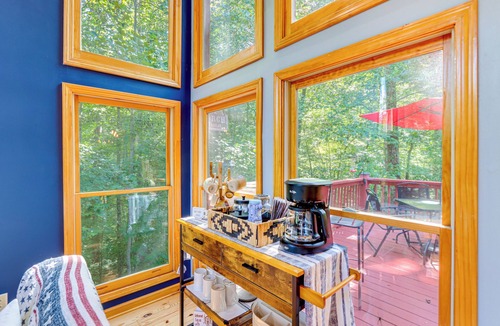 Talking Rock Cabin | Spacious Talking Rock Cabin: Game Room, Fire Pit!