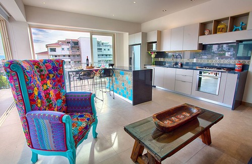 Emiliano Zapata Condo | Spectacular Modern Mexican Condo | POOL & GYM
