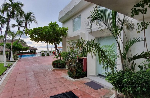 Costa Azul Apartment | Spectacular View: Beachfront Apartment, La Palapa