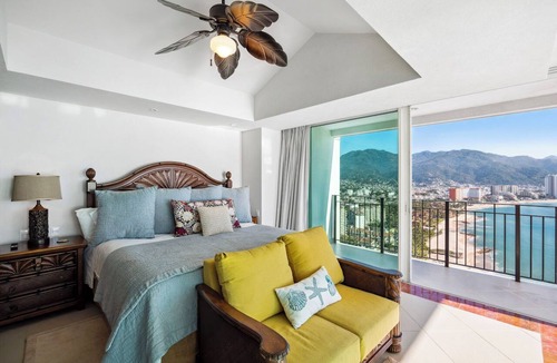 South Hotel Zone Condo | Spectacular Ocean & City Views of puerto vallarta - Great Rates!