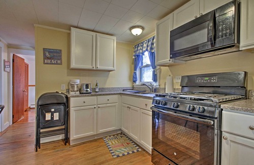 Buzzards Bay House | Steps to Cape Cod Canal: Pet-Friendly Home
