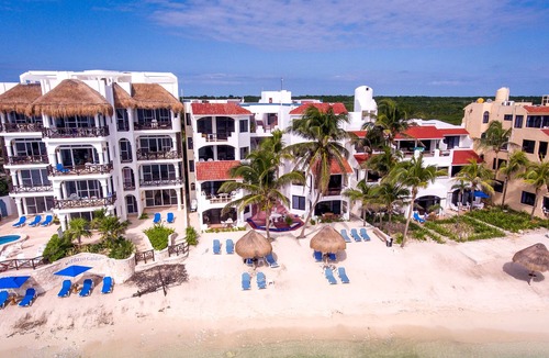 Akumal Condo | Steps to the sea! Charming garden view studio with beach access, WiFi and AC.