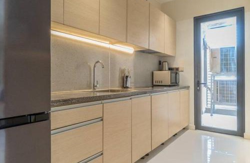Little Japan Apartment | Steps to Vincom/Casino/D1/pool/gym/Netflix/3Beds