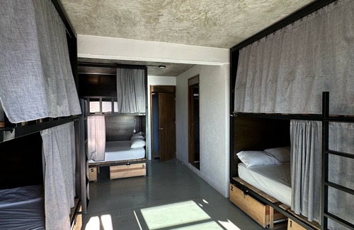 Los Tamarindos Hostel | Straw Hat Surf Hostel