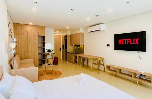 Thang Tam Apartment | Studio Apartment Louis&Jack Homie 50m2 with Balcony