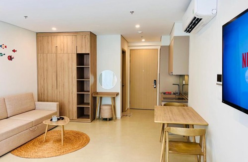 Thang Tam Apartment | Studio Apartment Louis&Jack Homie 50m2 with Balcony