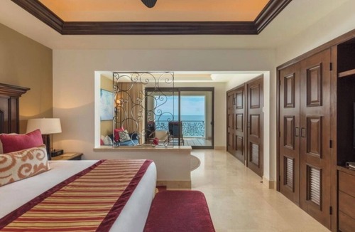 Marina Resort | Studio in a luxury resort on the beach with 7 outdoor swimming pools.
