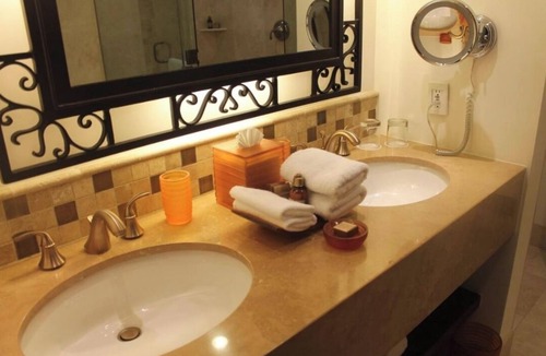 Marina Resort | Studio in a luxury resort on the beach with 7 outdoor swimming pools.