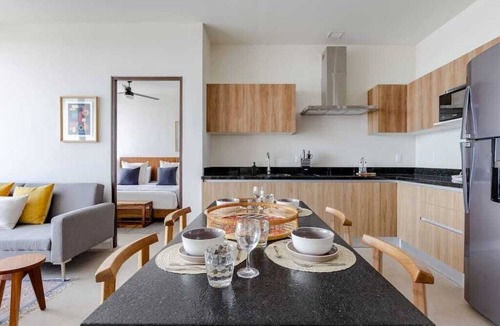 Downtown Cancun Apartment | Stunning Lagoon View Condo Pool & Gym 9th Floor