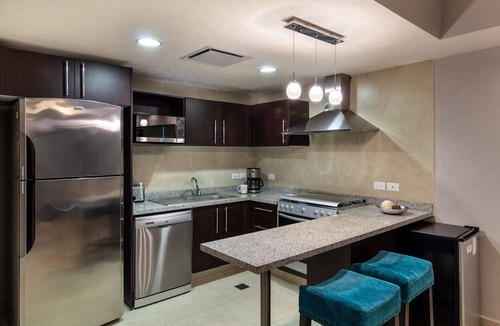 South Hotel Zone Condo | Stunning luxury apartment 22 f Grand Venetian