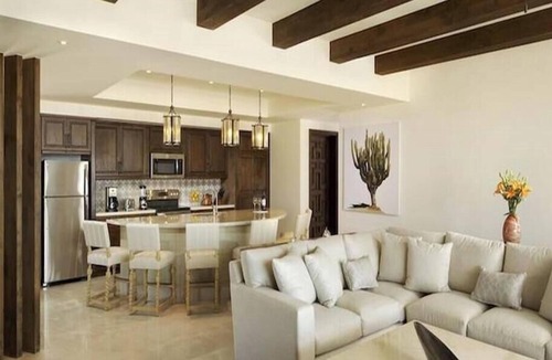 Los Cangrejos II y III Resort | Stunning Ocean View Penthouse with golf access