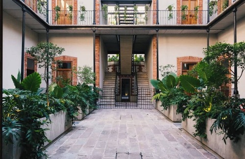 Cuauhtemoc Apartment | Stylish Loft in Historic Building in Centro