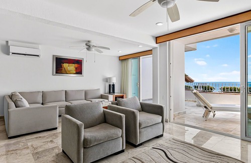 Conchas Chinas Apartment | Stylish oceanview suite with infinity pool, full kitchen & bay-view terrace