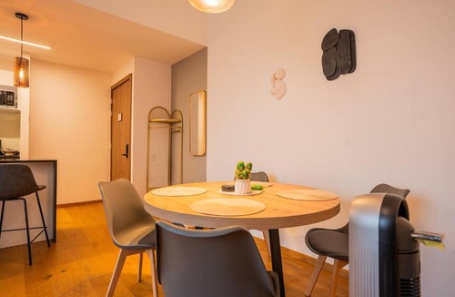 Hipodromo Condesa Apartment | Stylish PH in Condesa with Pool Gym and Coworking