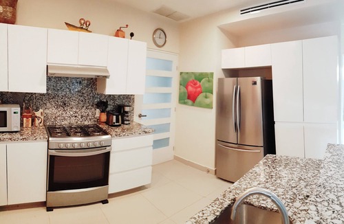 San Miguel Condo | Stylish & Spacious 3 bdrm condo Pool, Wi-Fi.