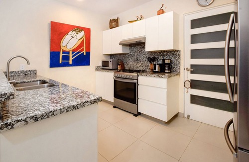 San Miguel Condo | Stylish & Spacious 3 bdrm condo Pool, Wi-Fi.