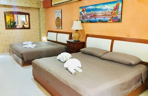 Playacar Bed & Breakfast | Suite Jacuzzi Room in Stunning Villa Playacar Ii