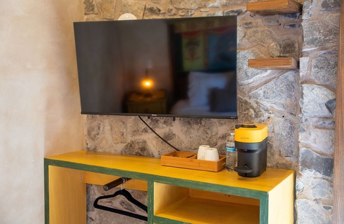 Santeagueda Apartment | Suite Raffaello: Design and Comfort in ValQuirico
