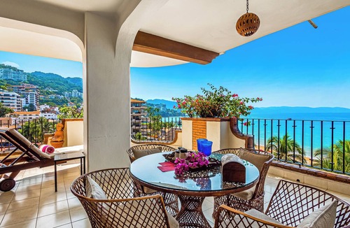 Emiliano Zapata Condo | SUMMER PROMO: 6th Floor Corner Unit on the beach in Old Town; Rooftop Pool