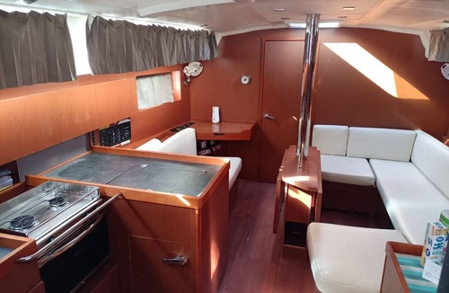 La Paz Boat Rental | Sun-Kissed Sailing in Mar de Cortez: A Baja California Sur Beach Experience