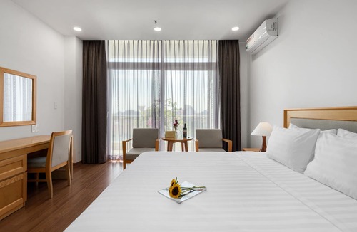 Ngo Quyen Hotel | Sunflower International Village